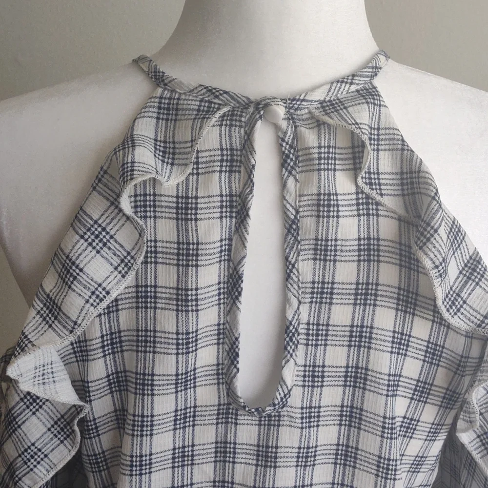 Gilly off-the-shoulder top with sleeves. Size S Blue/white plaid. 100% polyester - Picture 7 of 8